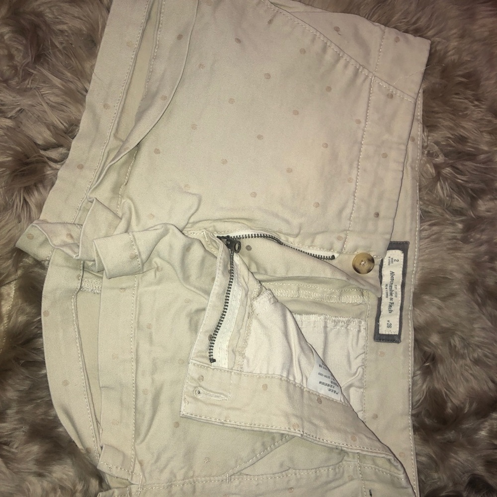 BEIGE CUTE HIGH FASHION TRENDY SHORTS